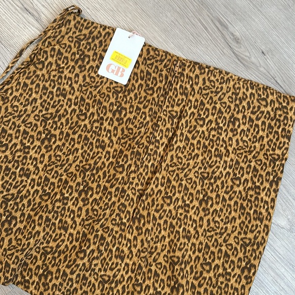 GB brand new women’s skirt size XL, tag still attached 🐆 - Picture 3 of 5